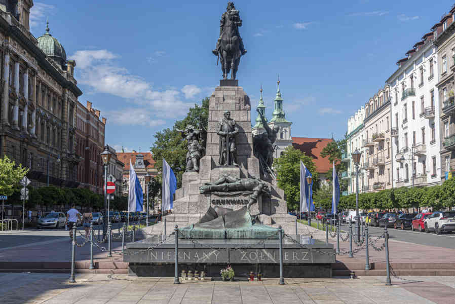 Polonia - Cracovia 115 - monumento a la batalla de Grunwald.jpg